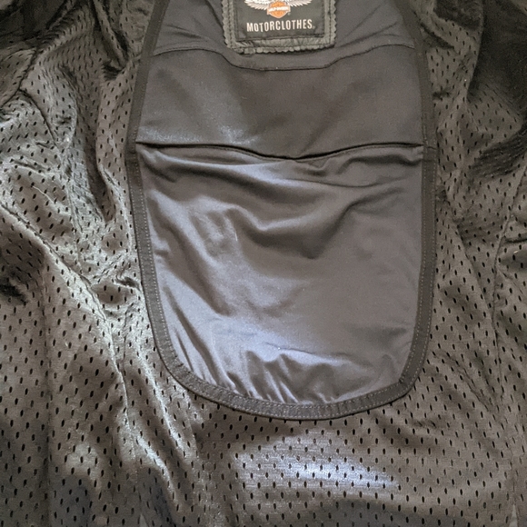 Harley Davidson Leather Jacket - Picture 4 of 6